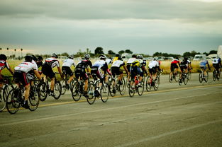 成都体育局回应自行车比赛摔车事故，成都自行车碰瓷